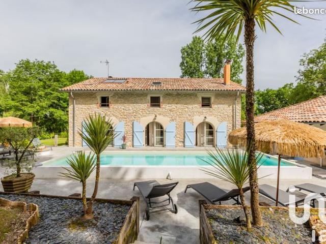 Villa 7 pièces 250 m²
