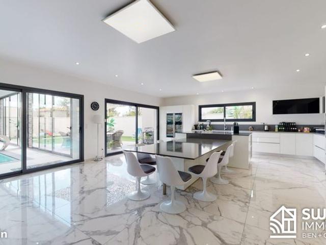Villa 7 pièces 250 m²