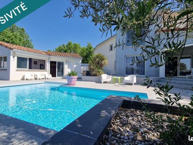 Villa 7 pièces 250 m²