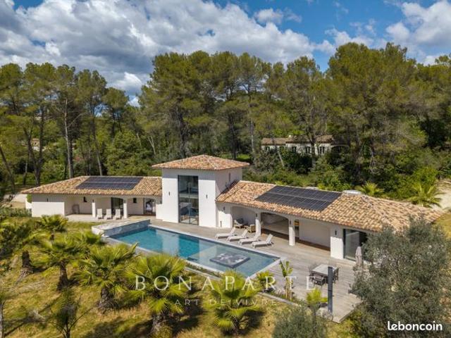 Villa 7 pièces 251 m²