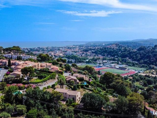 Villa 7 pièces 252 m²