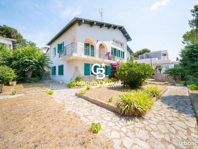 Villa 7 pièces 254 m²
