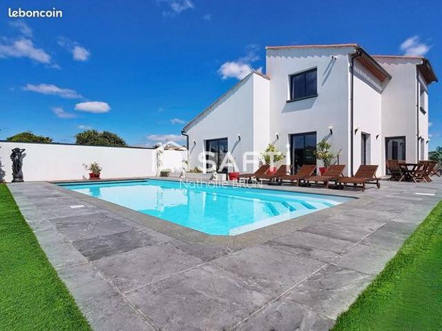 Villa 7 pièces 255 m²