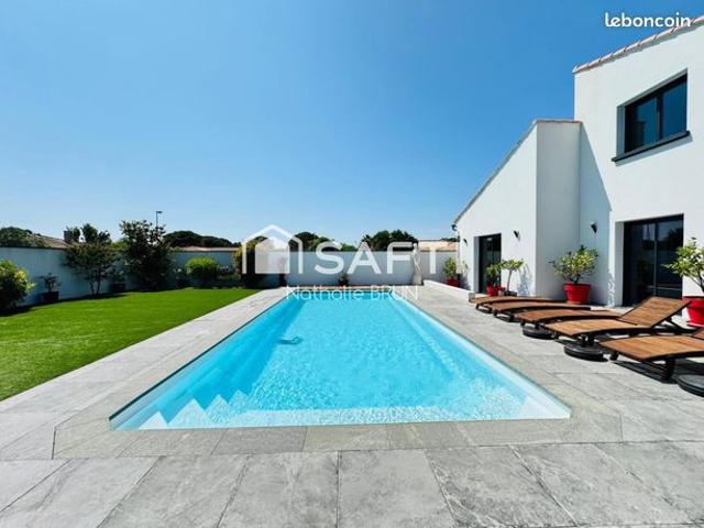 Villa 7 pièces 255 m²