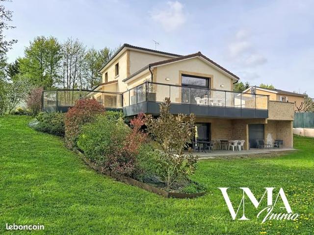 Villa 7 pièces 256 m²