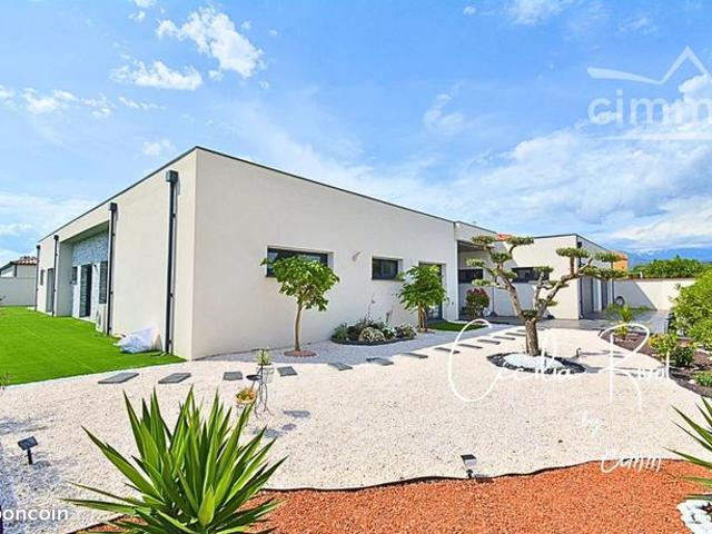 Villa 7 pièces 259 m²