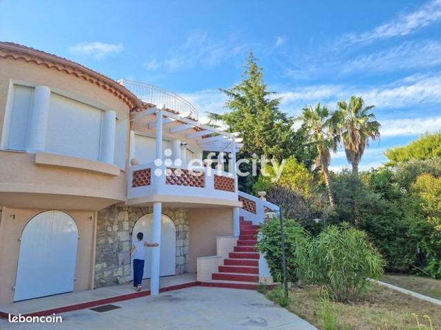 Villa 7 pièces 260 m²