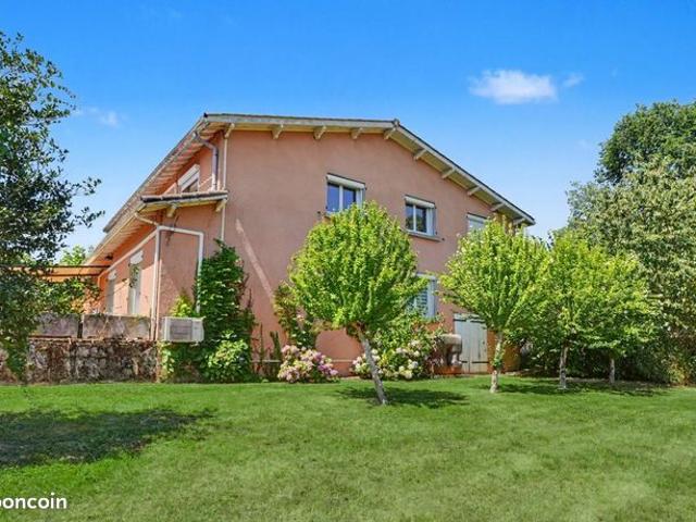 Villa 7 pièces 260 m²
