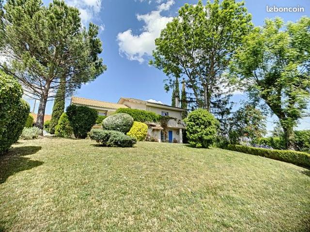 Villa 7 pièces 260 m²