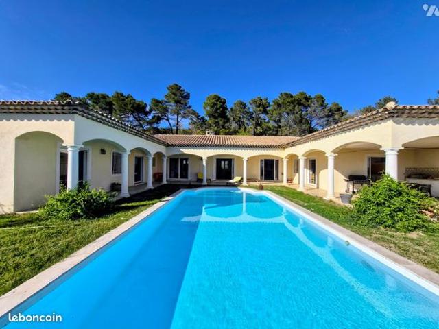 Villa 7 pièces 260 m²