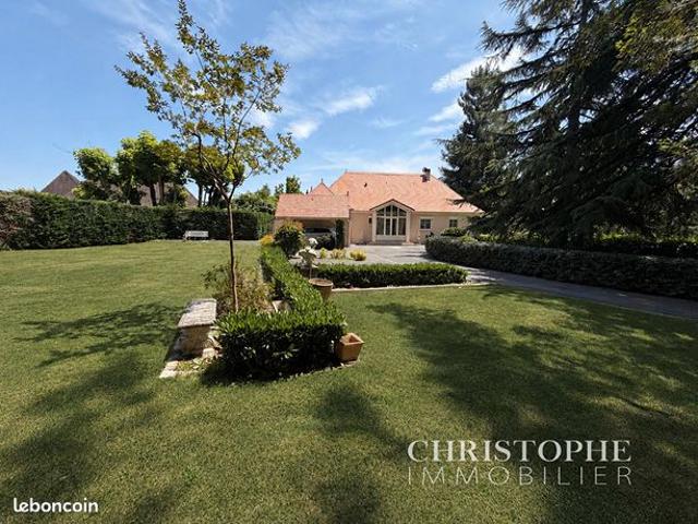 Villa 7 pièces 260 m²