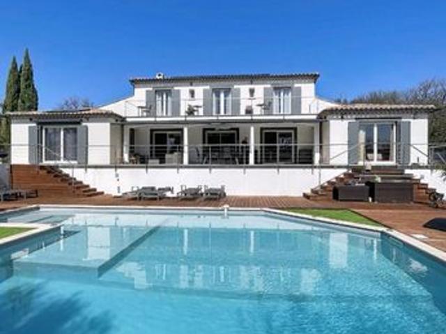 Villa 7 pièces 260 m²