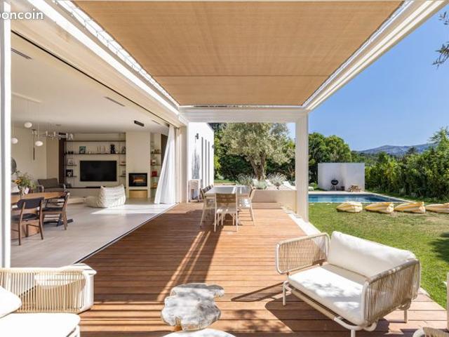 Villa 7 pièces 261 m²