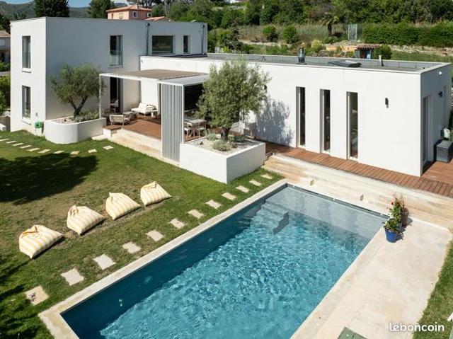 Villa 7 pièces 261 m²