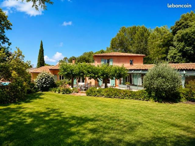 Villa 7 pièces 264 m²