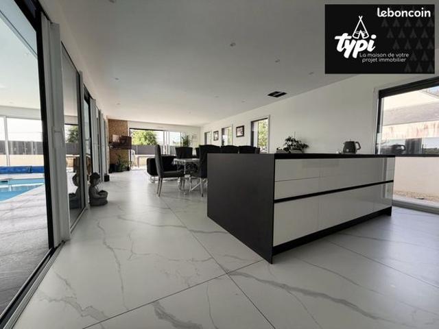 Villa 7 pièces 266 m²