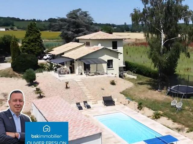 Villa 7 pièces 267 m²