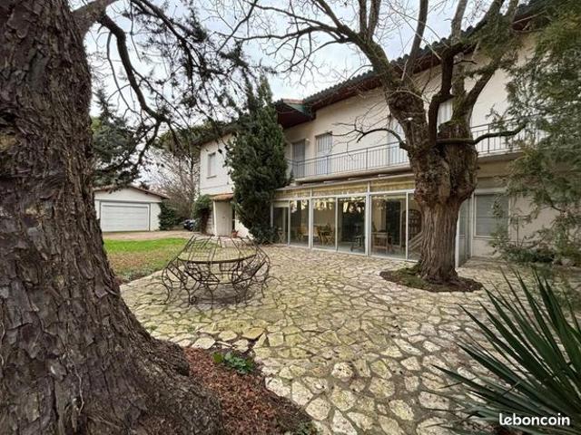 Villa 7 pièces 268 m²