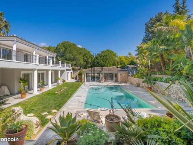 Villa 7 pièces 270 m²