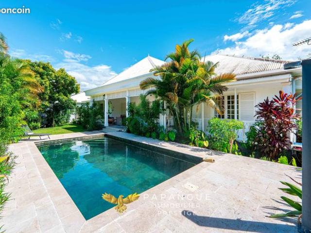 Villa 7 pièces 270 m²