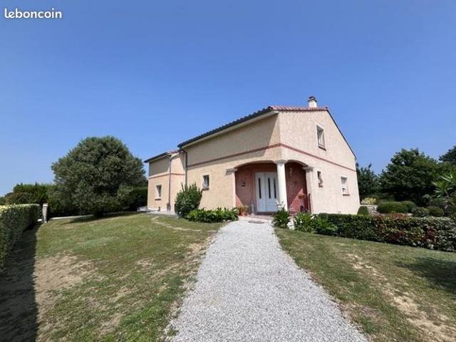 Villa 7 pièces 270 m²