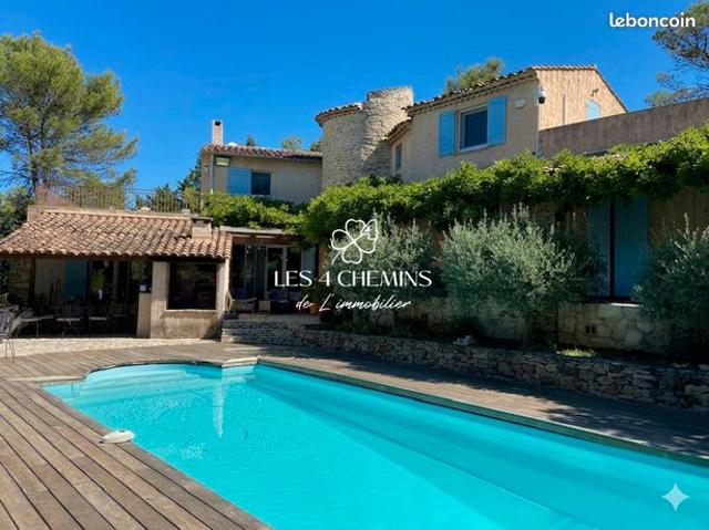 Villa 7 pièces 270 m²