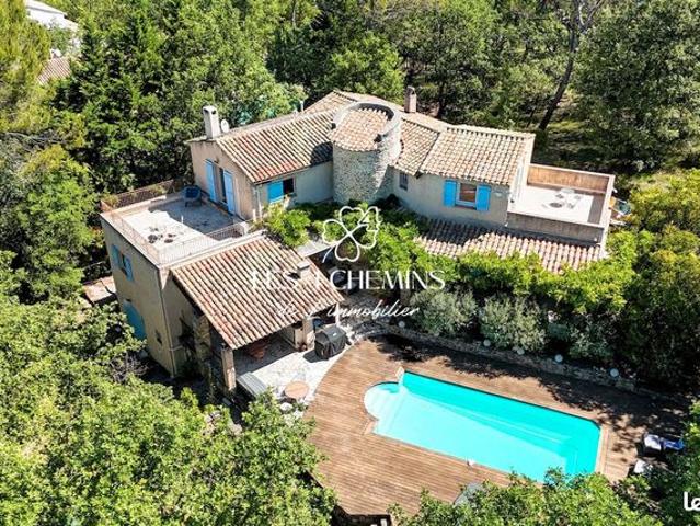 Villa 7 pièces 270 m²