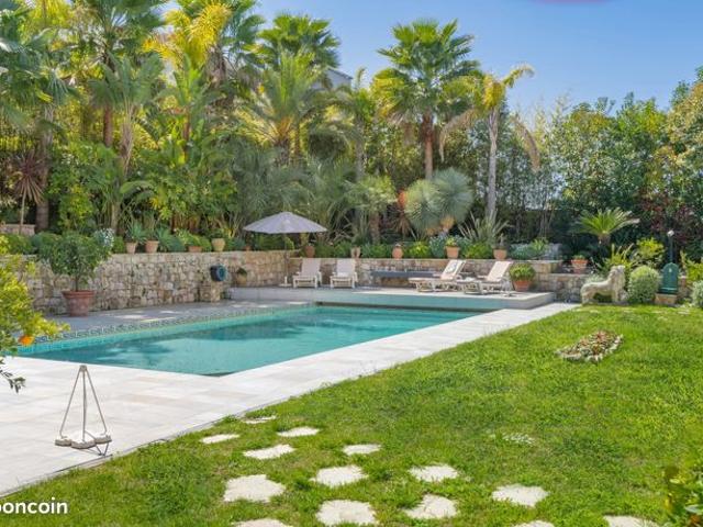 Villa 7 pièces 270 m²