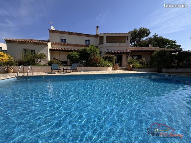 Villa 7 pièces 270 m²