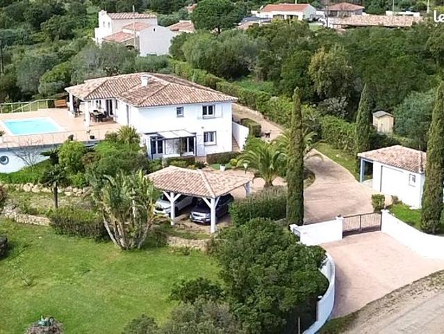 Villa 7 pièces 270 m²