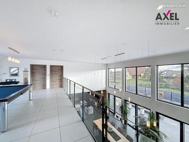 Villa 7 pièces 273 m²