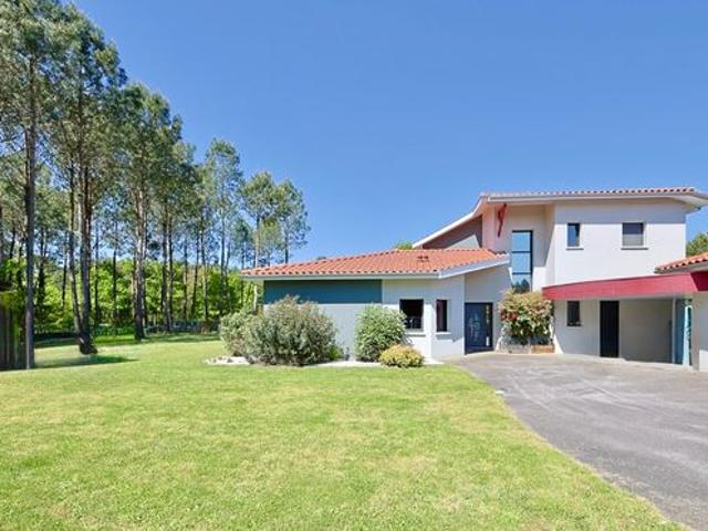 Villa 7 pièces 273 m²