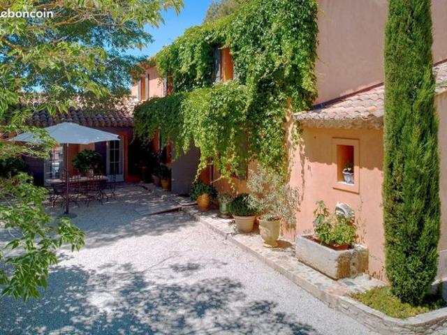 Villa 7 pièces 275 m²