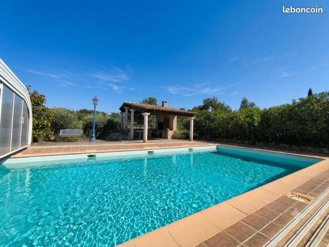 Villa 7 pièces 275 m²