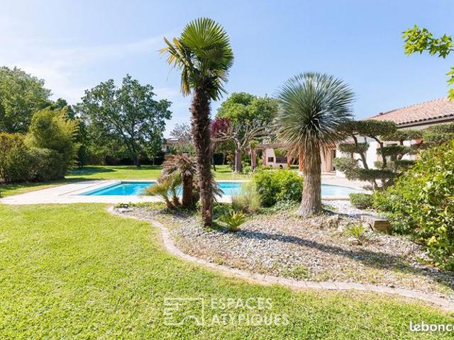 Villa 7 pièces 280 m²