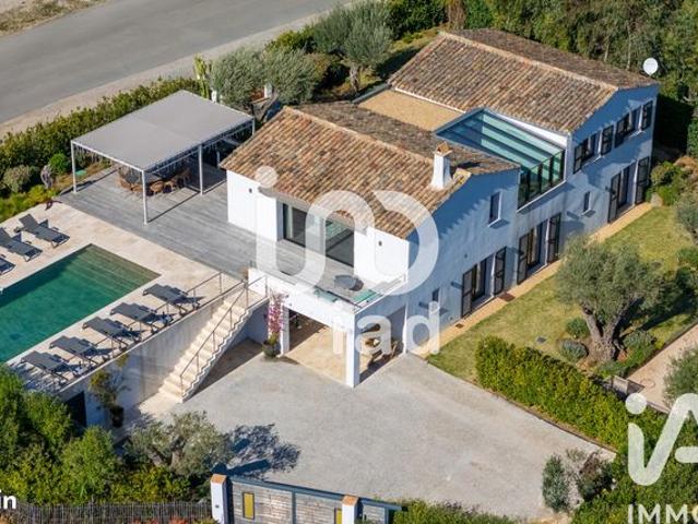 Villa 7 pièces 280 m²