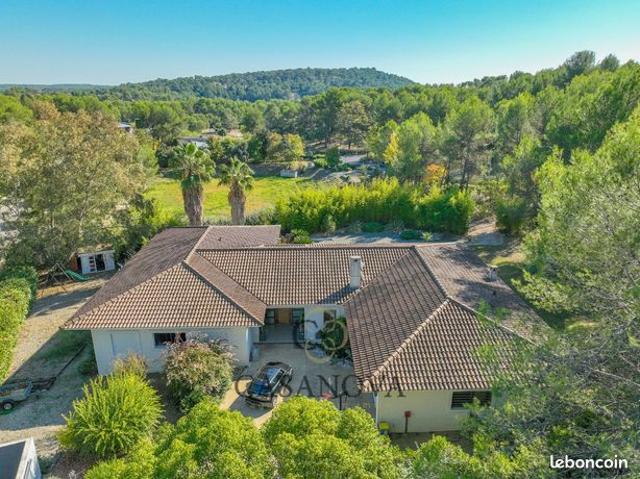 Villa 7 pièces 280 m²