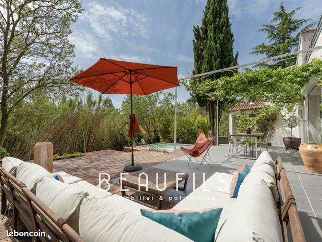 Villa 7 pièces 280 m²