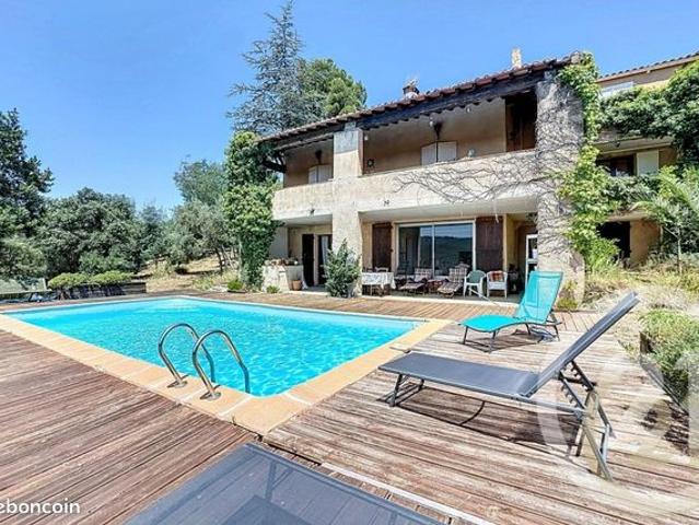 Villa 7 pièces 282 m²