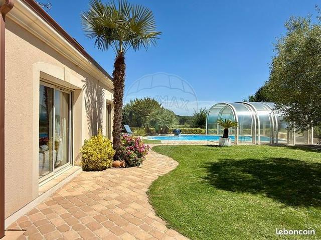 Villa 7 pièces 286 m²