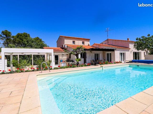 Villa 7 pièces 286 m²