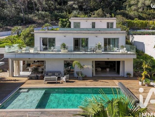 Villa 7 pièces 288 m²