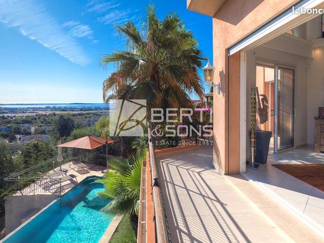 Villa 7 pièces 289 m²
