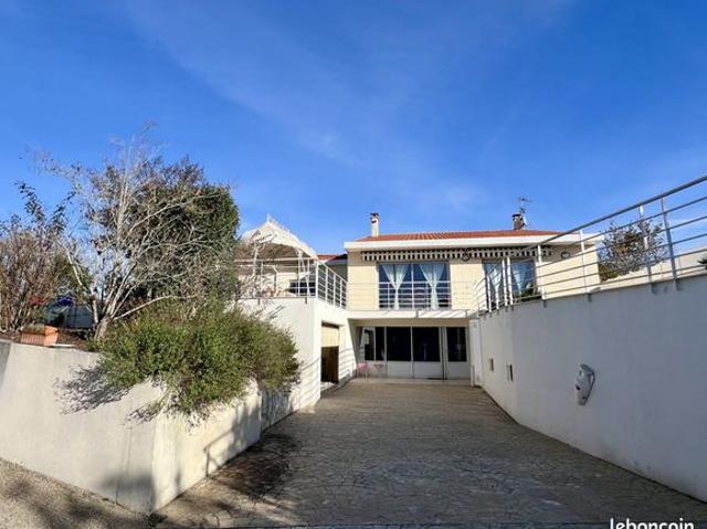Villa 7 pièces 289 m²