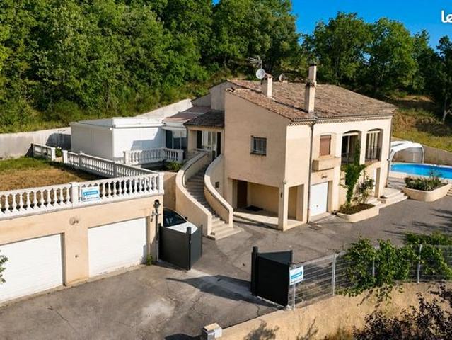 Villa 7 pièces 290 m²