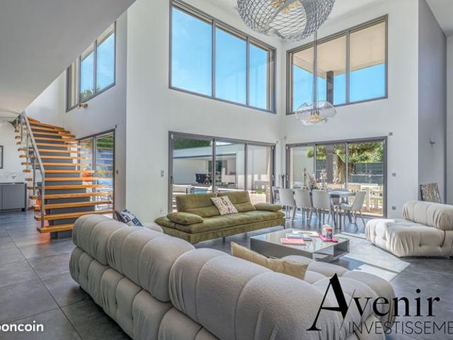 Villa 7 pièces 291 m²