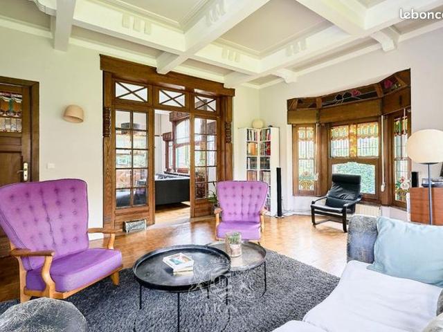 Villa 7 pièces 293 m²