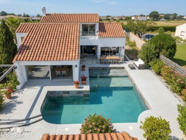 Villa 7 pièces 300 m²