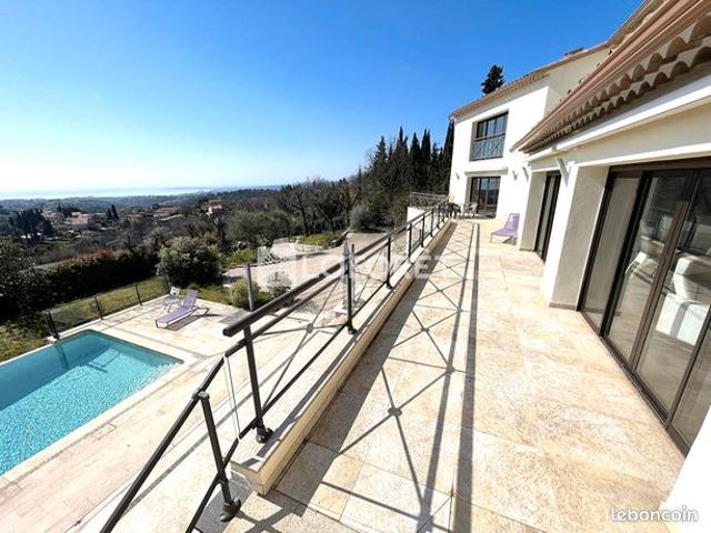 Villa 7 pièces 300 m²