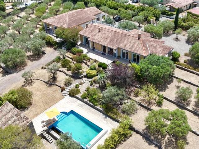 Villa 7 pièces 303 m²